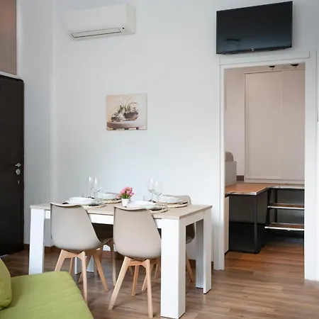 Elegant Sweet Home Suite - Milan, 15 Minute Duomo Exterior photo